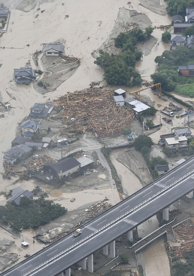 Природата не се шегува: Япония е под вода (ВИДЕО+СНИМКИ)