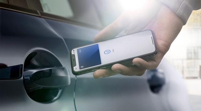 iPhone заменя ключовете на новите BMW-та