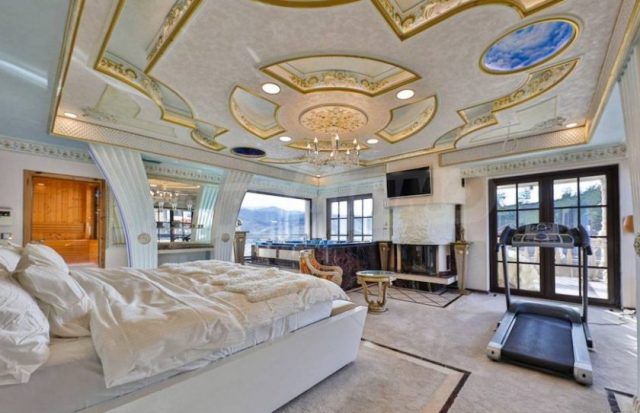 Слави Трифонов продава имението си край Перник за 3 млн. лева (СНИМКИ) | ФАКТИ.БГ - 4 Слави Трифонов продава имението си край Перник за 3 млн. лева (СНИМКИ) - 4