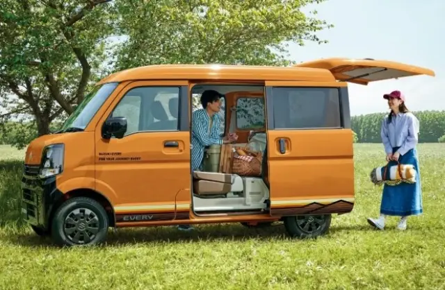 Suzuki представя J Limited - миниатюрен офроуд кемпер