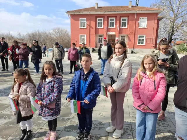 Село Бяла Река отпразнува 3 март с поезия (ВИДЕО)