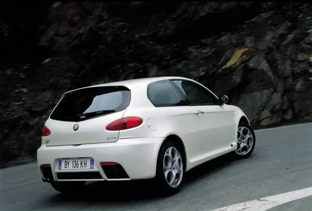 Alfa Romeo възражда обичан модел на феновете