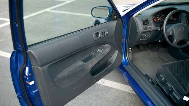  Продадоха 21-годишен Civic на цената на два нови 