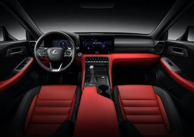 Toyota показа Lexus IS 2026 | интерФакти.БГ Toyota показа Lexus IS 2026