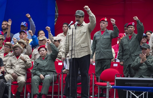 Латиносериал с елементи на война във Венецуела (СНИМКИ)