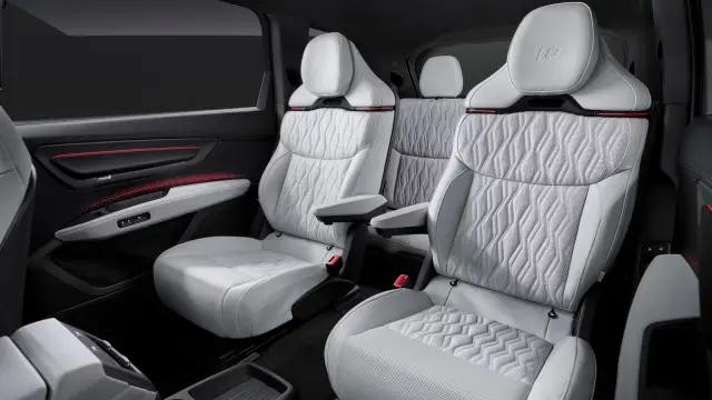 Първи официален поглед към най-луксозното Audi