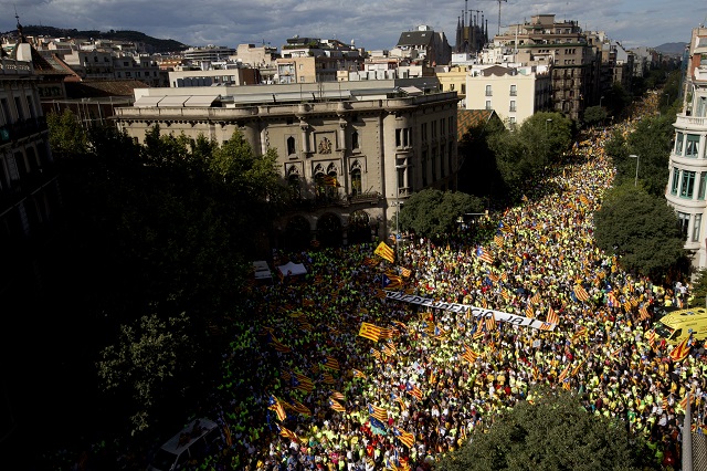 1 милион каталунци поискаха независимост (СНИМКИ)
