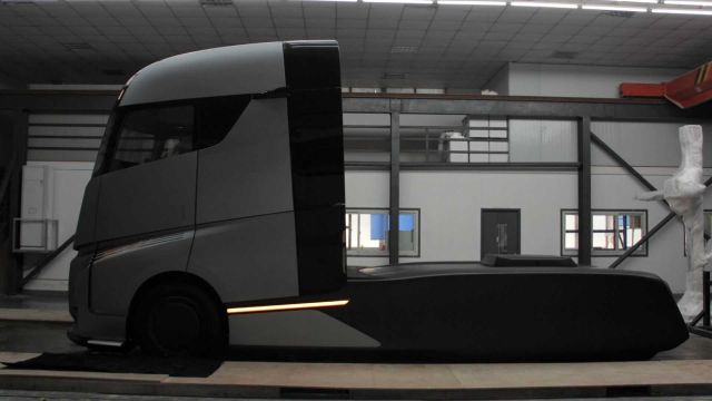  Нов електрически камион ще се бори с Tesla Semi 
