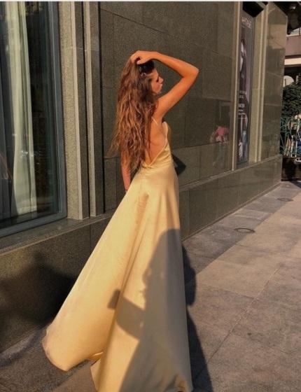 Златна рокля облече дъщерята на президента на бала си (СНИМКИ)
