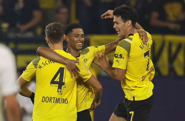 Борусия Дортмунд тръгна с класическа победа в Шампионска лига