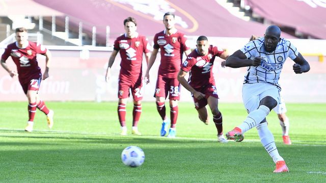  Интер с осма поредна победа в Серия 