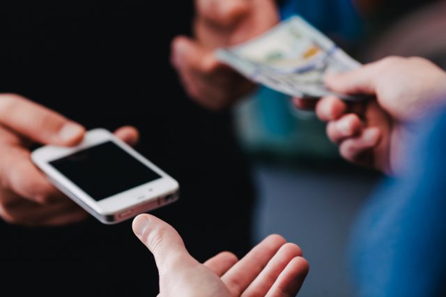 Криза на пазара на смартфони: спадът продължава