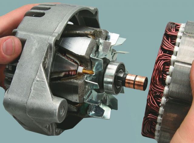  Как водачите инцидентно могат да повредят алтернатора на колата си 