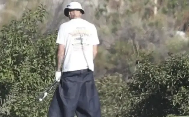 Джъстин Бийбър се облекчи на голф игрище - 2