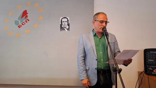 90 години Лъчезар Еленков: поезия, която не си отива | ФАКТИ.БГ 90 години Лъчезар Еленков: поезия, която не си отива