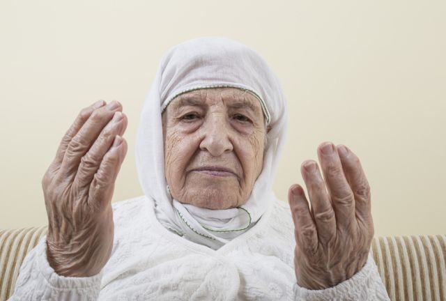 Носенето на ислямски забрадки бе основна тема на политическите дебати в Турция 