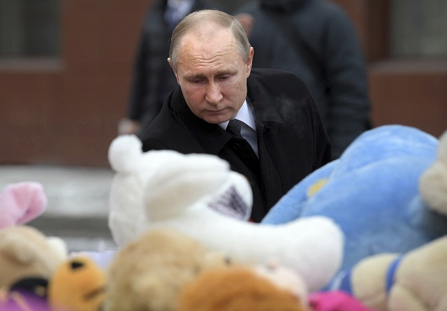 Русия в траур за Кемерово (СНИМКИ)