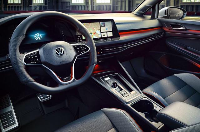  Golf GTI към този момент с 300 коня 