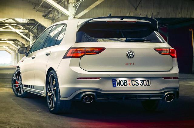  Golf GTI към този момент с 300 коня 