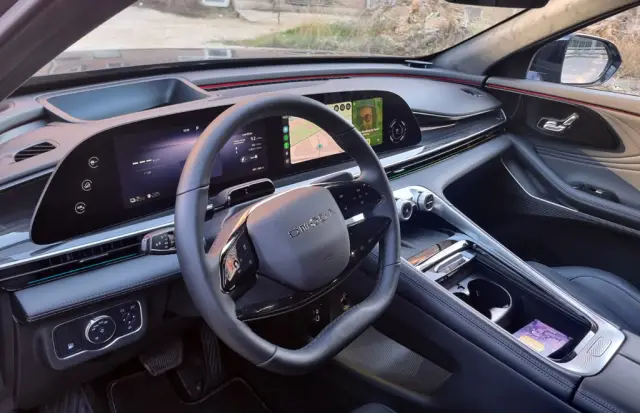 Тествахме китайския кандидат за „убиец на премиум марки“ (вижте и колко струва у нас)