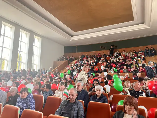 Крум Зарков от Силистра: Само верните социалисти са достоверни 