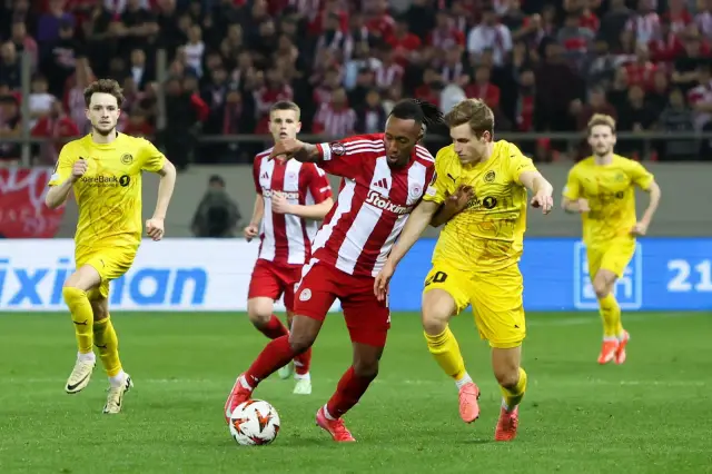 Олимпиакос победи, само че отпадна от Лига Европа