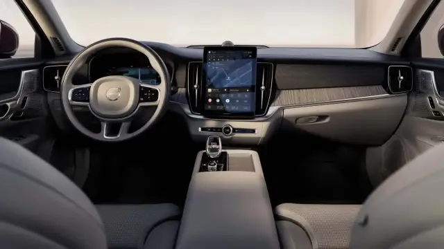 Дебют за Volvo S90, само че няма да го забележим у нас