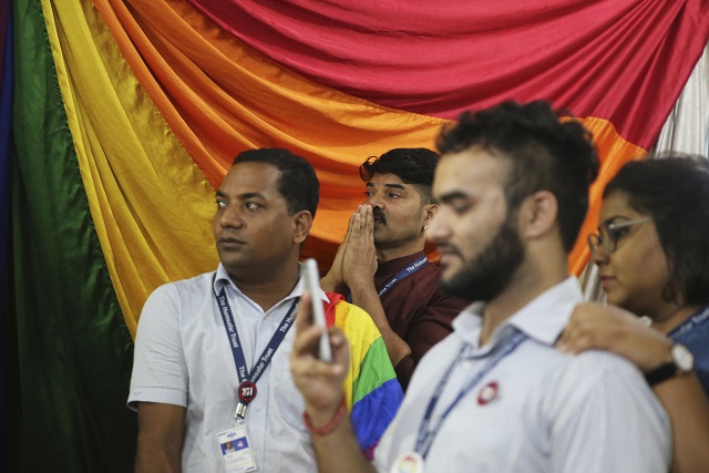 Хомосексуализмът вече не е престъпление в Индия (СНИМКИ)