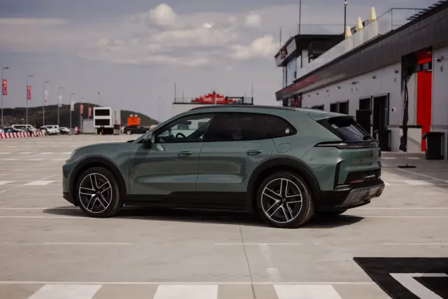 Тествахме най-мощното серийно Porsche в историята 