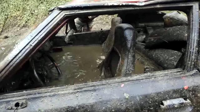  Гмуркачи откриха подводно гробище за коли (ВИДЕО) 