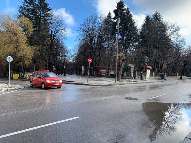  Диана Русинова пред ФАКТИ: 70% от пътните знаци в Банско не дават отговор на никакви правила 