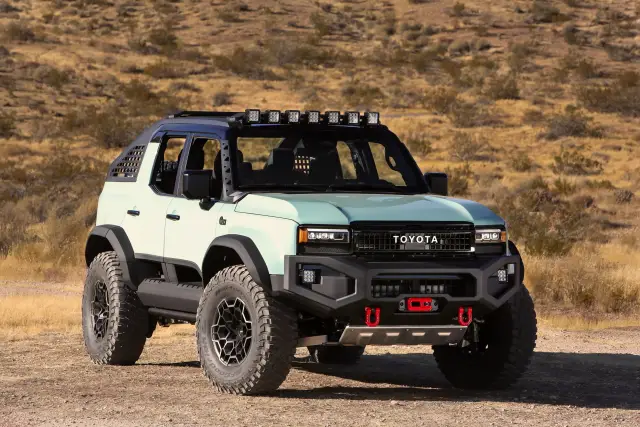 Toyota може да пусне изцяло нов Land Cruise Pickup, но само ако клиентите го искат