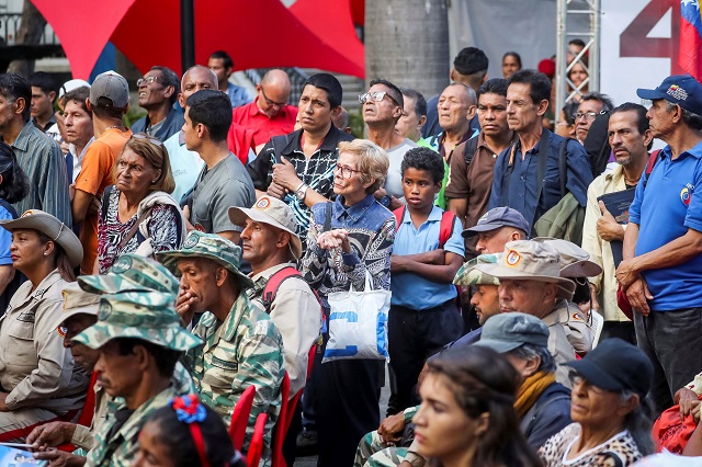 Опозицията: Терорът крепи Мадуро на власт