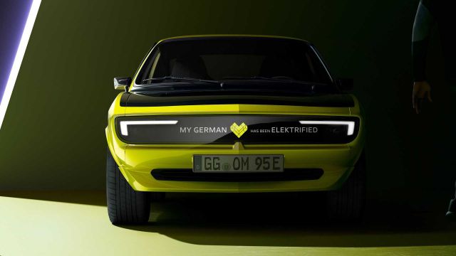 Новата Opel Manta ще има екран вместо предна решетка (ВИДЕО)