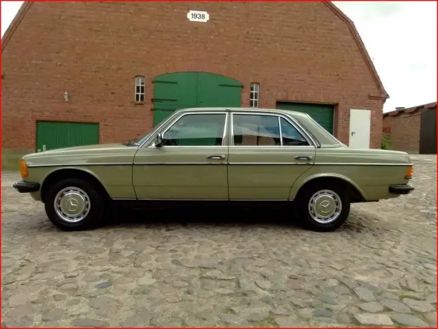 Един 40-годишен Mercedes-W123 с пробег от... 82 км