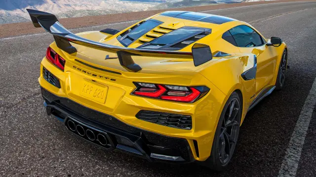 Chevrolet представи наточения Corvette ZR1 с над 1000 к.с.