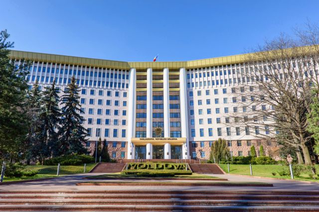 Молдова гони руски дипломат, след като тази сутрин на нейна територия паднаха отломки от руска ракета 