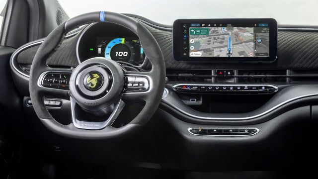Първият електрически Abarth дебютира със скромни характеристики и фалшив звук