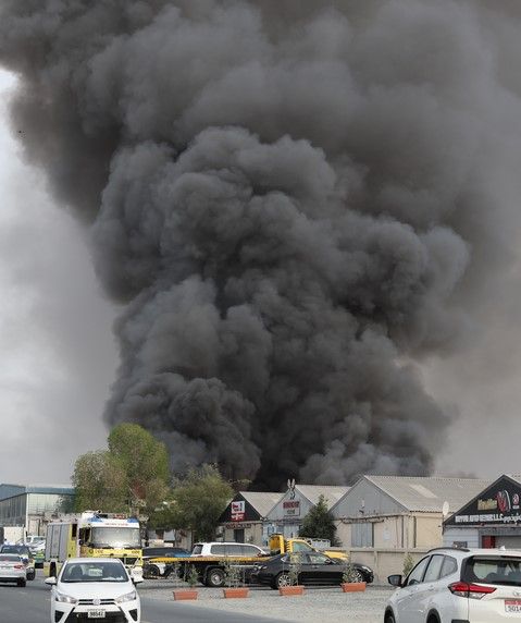 16 души загинаха при пожар в жилищна сграда (СНИМКИ)