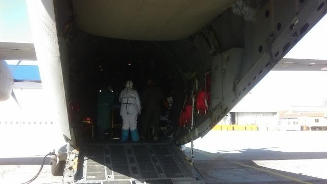 Военен самолет „Спартан“ превози болно дете от Варна до София СНИМКИ