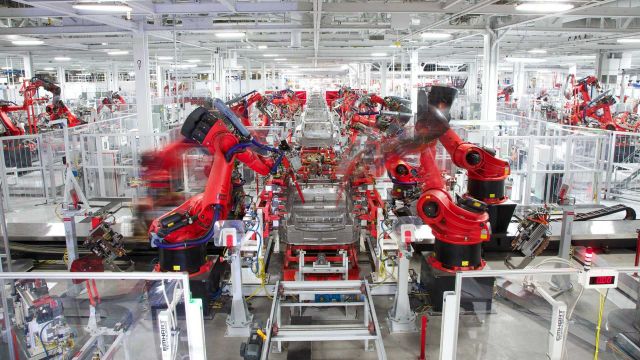 Ето защо Tesla не бе засегната сериозно от кризата с полупроводници