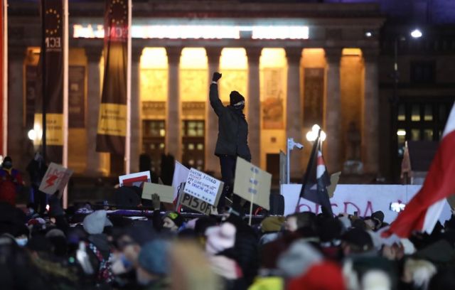  Трети ден всеобщи митинги в Полша 