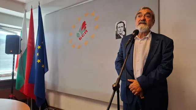 90 години Лъчезар Еленков: поезия, която не си отива | ФАКТИ.БГ 90 години Лъчезар Еленков: поезия, която не си отива