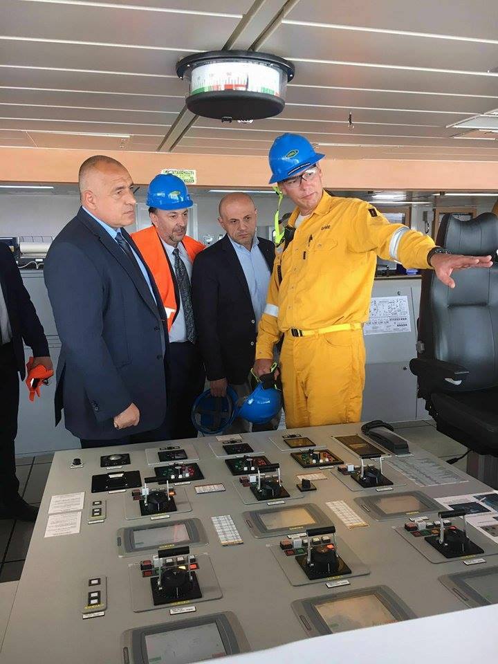 България трябваше отдавна да търси нефт