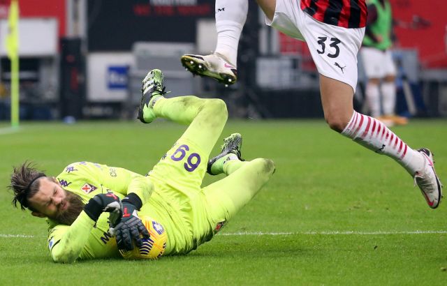  Милан с домашен триумф против Фиорентина и усили преднината си на върха 