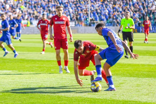 Вечното дерби ЦСКА - Левски в СНИМКИ 