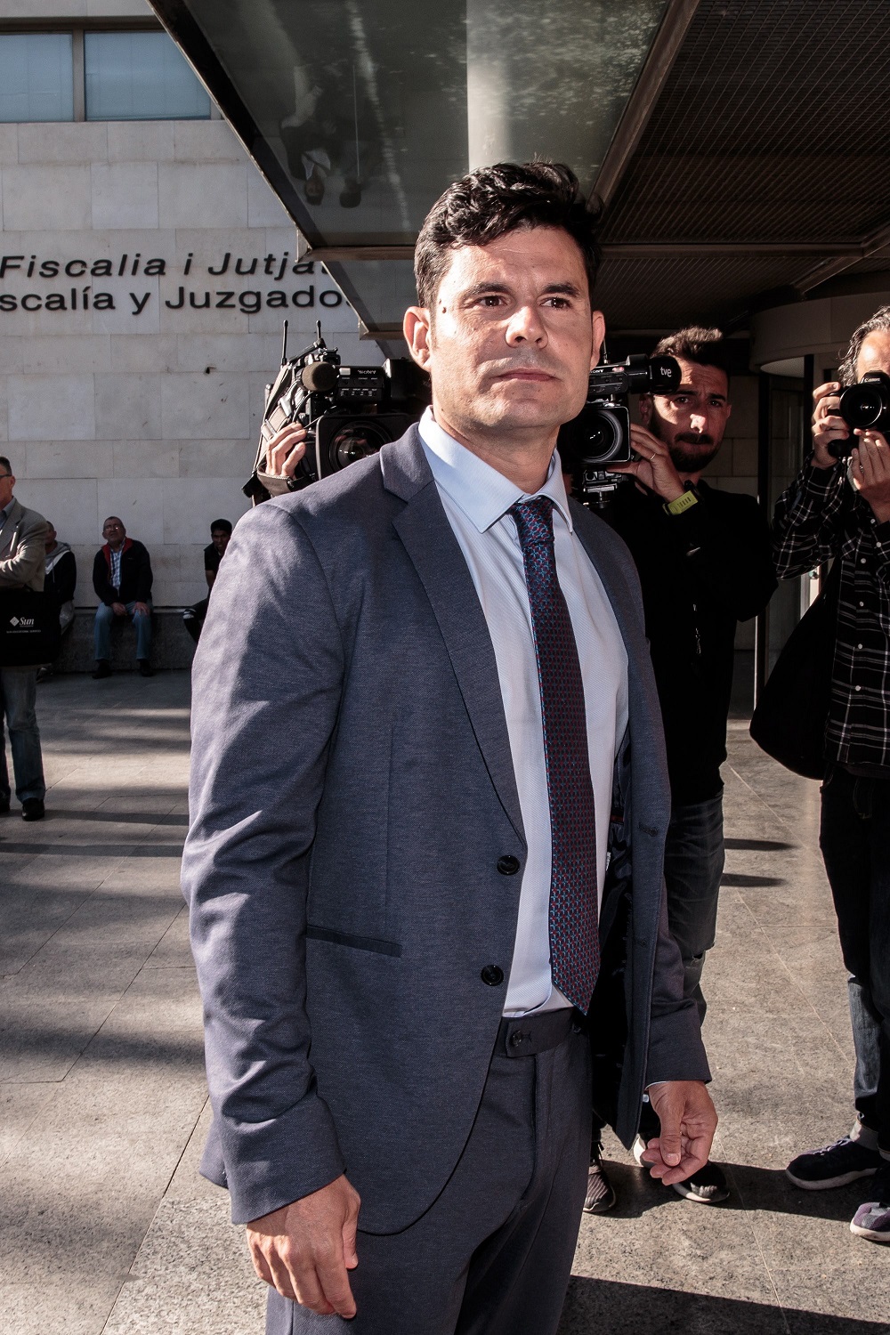 Съдът натресе още един син на Хулио Иглесиас (СНИМКИ)