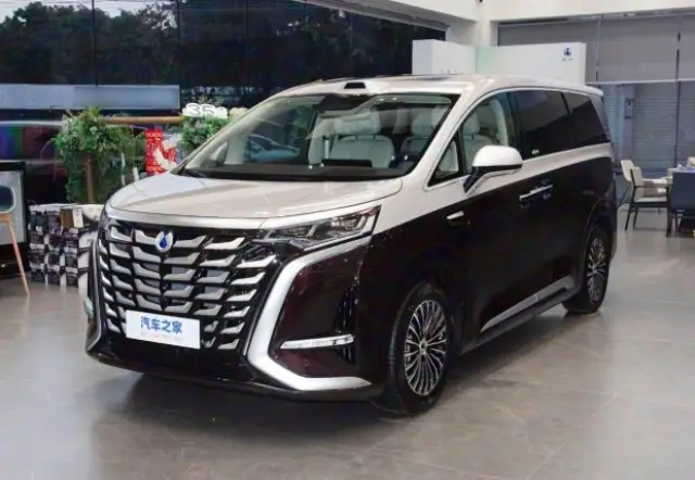 Най-популярният луксозен китайски миниван ще се продава в Европа