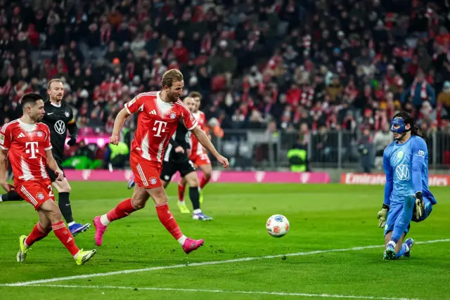 Байерн Мюнхен унизи Волфсбург