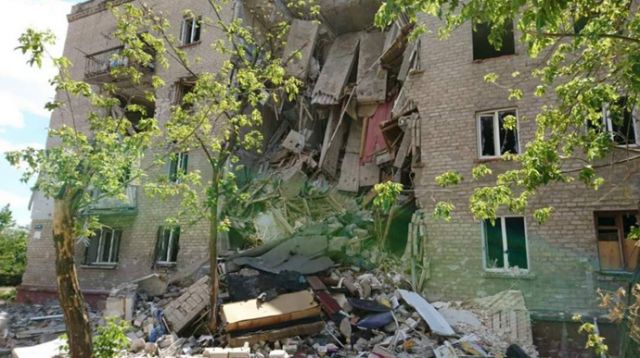Руснаците унищожават села, за да окупират цяла Луганска област